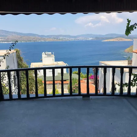 Deniz Kenarinda Genis Bahceli Muhtesem Yazlik Bodrum