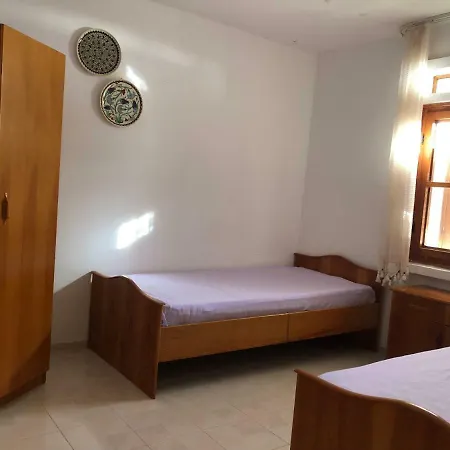 Villa Deniz Kenarinda Genis Bahceli Muhtesem Yazlik